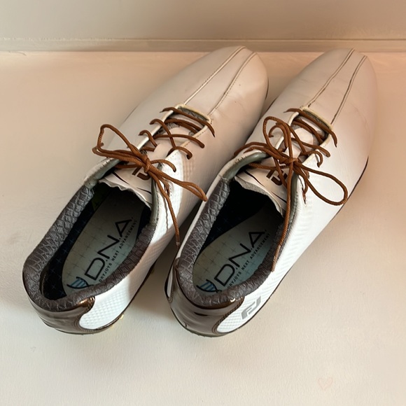 FootJoy D.N.A. Man’s Golf Shoes, Size 11M - Picture 5 of 7
